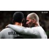 PS5 EA SPORTS FC 25 CZ – hráči Real Madrid během týmové porady na hřišti