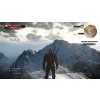 PS4 The Witcher 3: Wild Hunt – výhled na rozsáhlou fantasy krajinu s lesy, horami a vesnicemi.